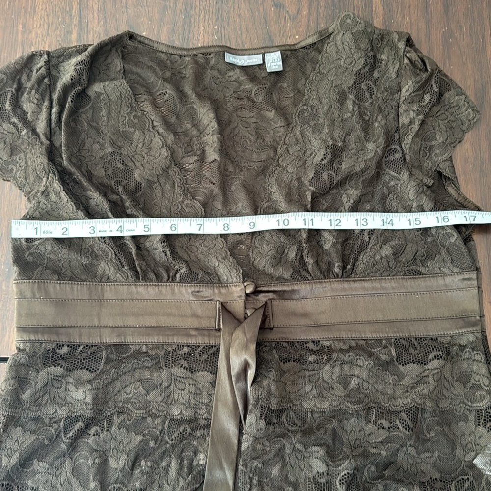 Apt. 9 Brown Lace V-Neck Top with Ribbon Size PL - Picture 9 of 9